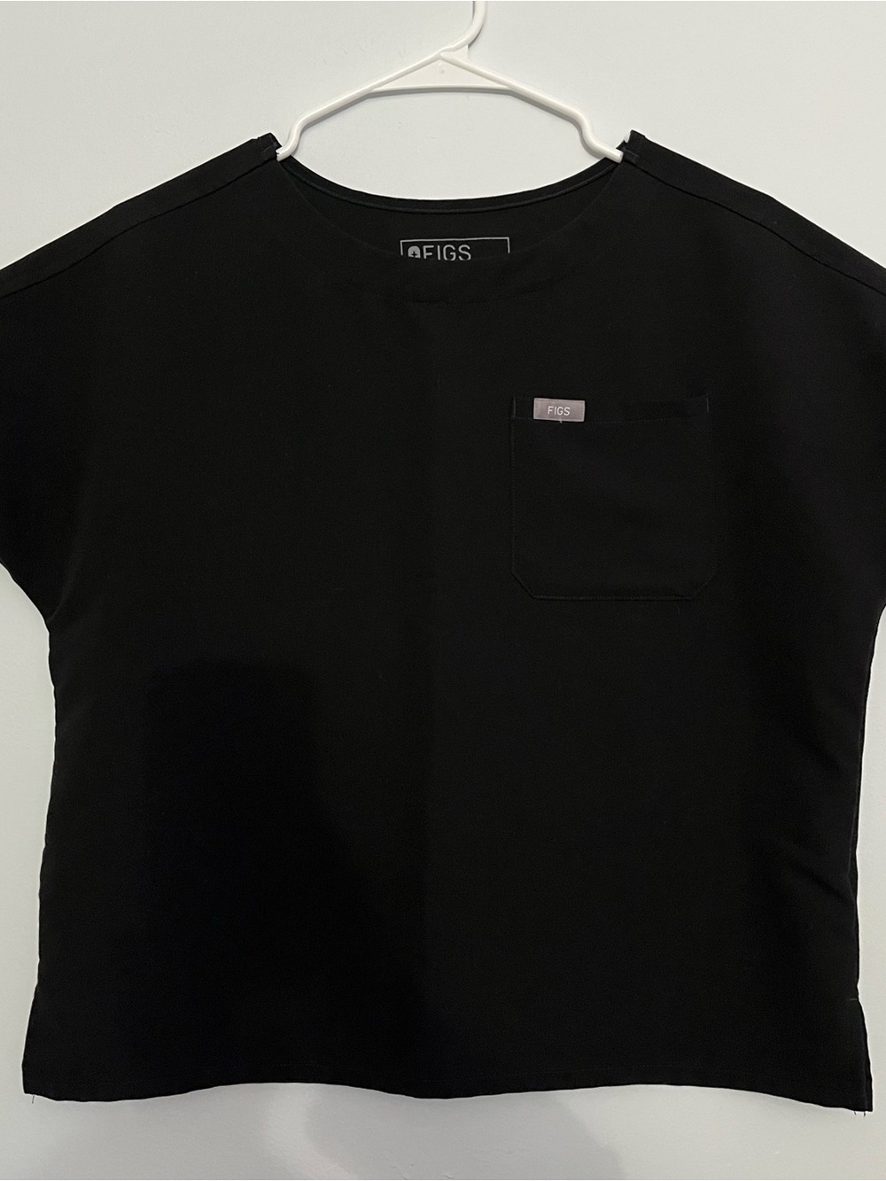 FIGS Women’s Aura Relaxed Scrub Top, Black - XXS